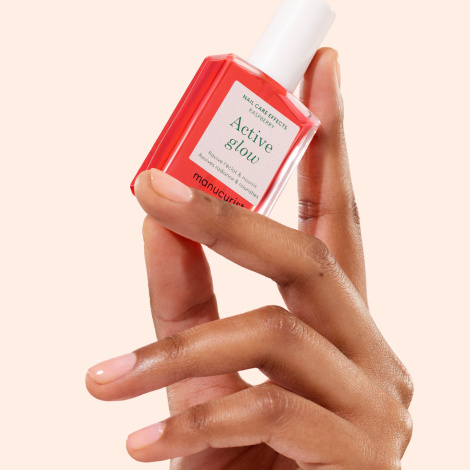 Лак для нігтів з персиково-рожевим глянцевим ефектом Manucurist Active™ Glow Raspberry, 15 мл