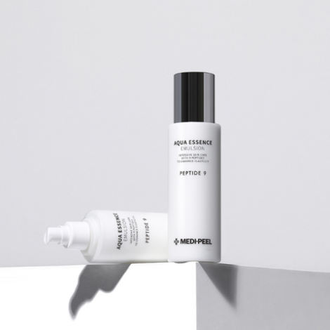 Зволожуюча емульсія з пептидами MEDI-PEEL Peptide 9 Aqua Essence Emulsion, 250 мл
