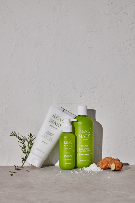 Глибокоочищающий шампунь для волосся з соком розмарину Rated Green REAL MARY COLD BREWED ROSEMARY EXFOLIATING SCALP SHAMPOO, 400 мл